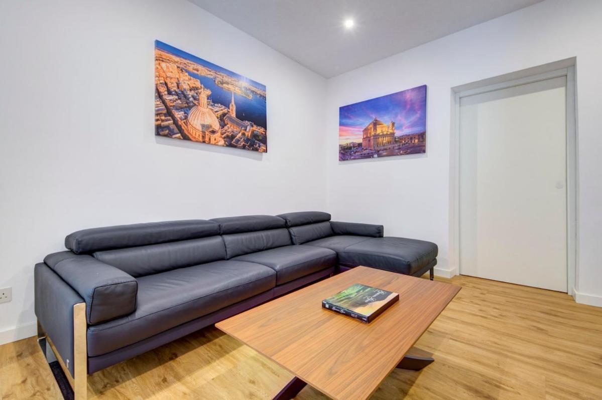 3 Bedroom Modern In *