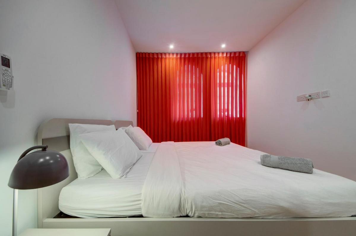 Apartment 3 Bedroom Modern In