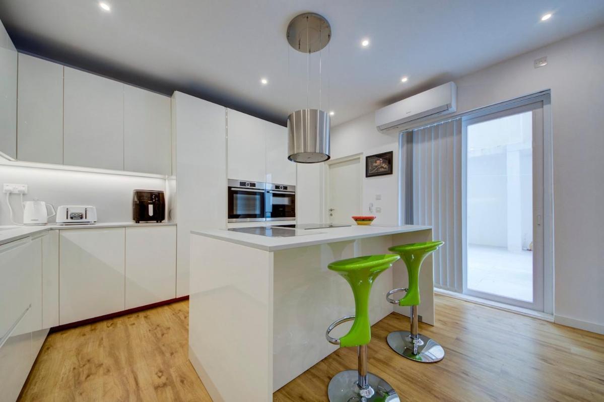 3 Bedroom Modern In Apartment Sliema