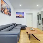 3 Bedroom Modern Apt In Sliema
