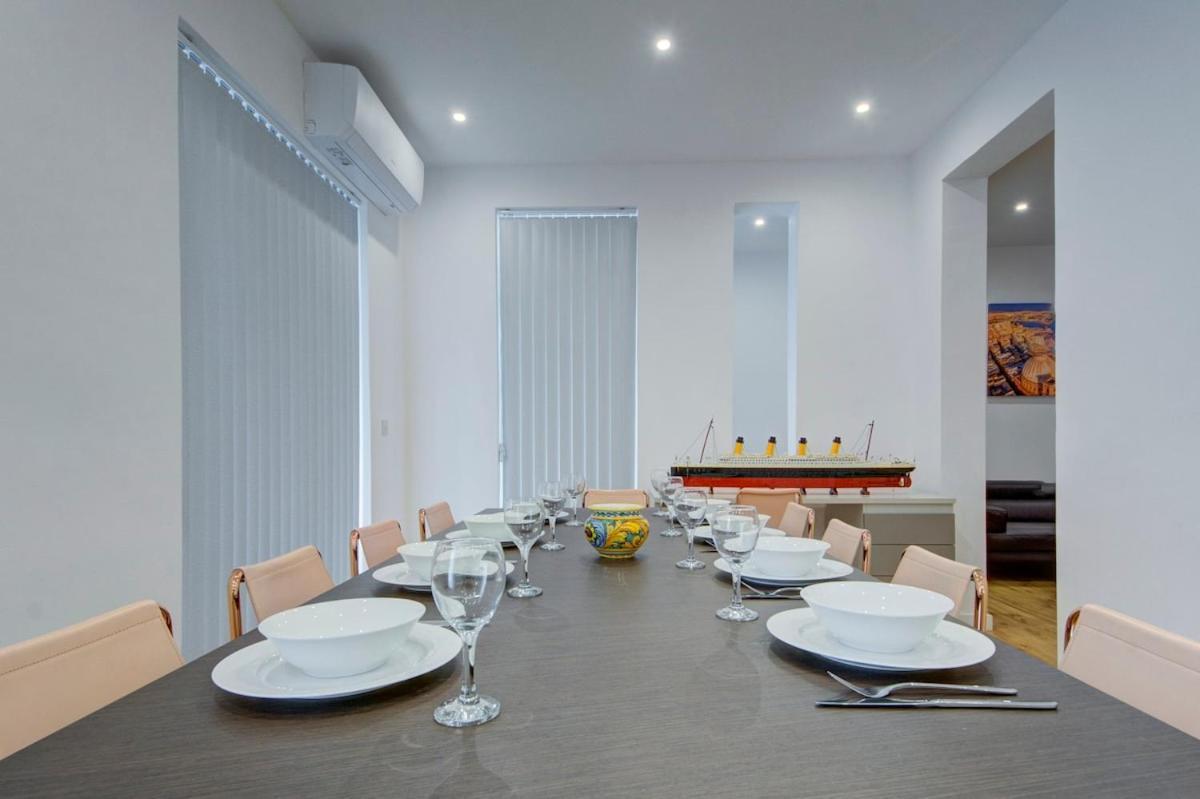 3 Bedroom Modern In *