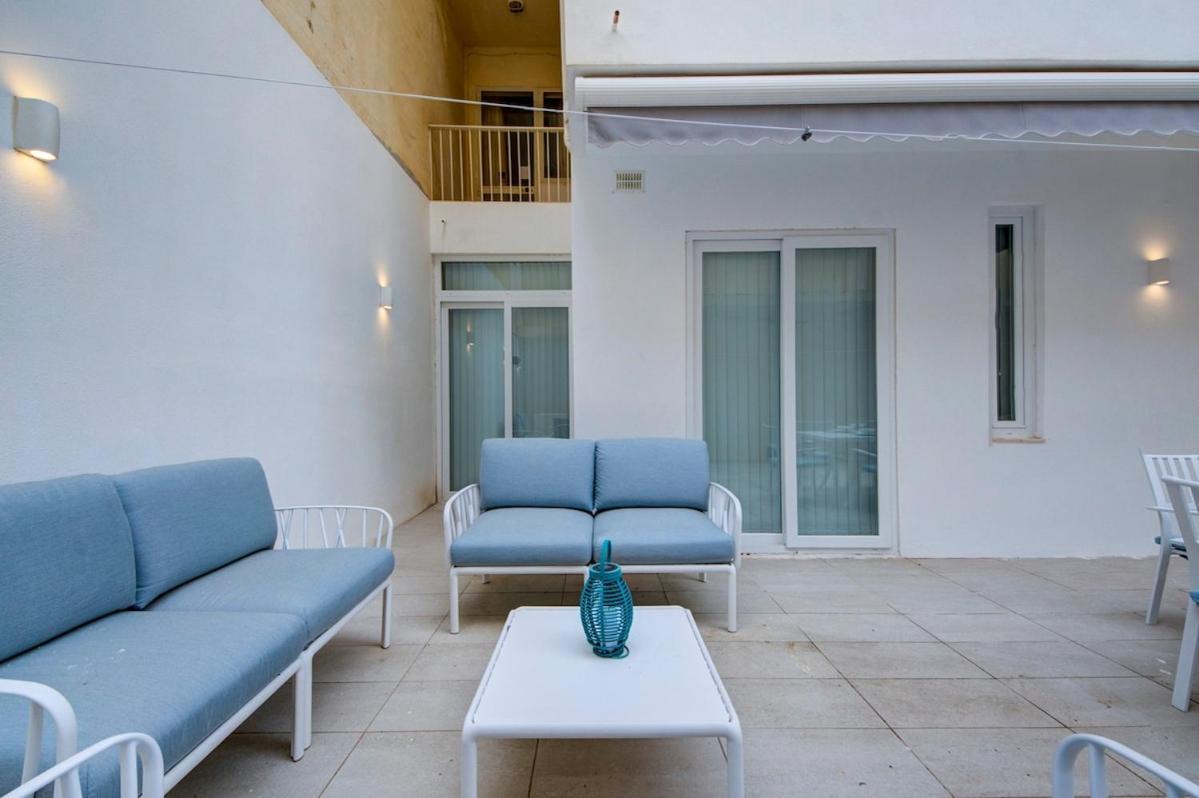 Apartment 3 Bedroom Modern In *